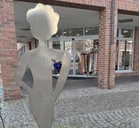 FlachSkulptur in der Bahnhofstra&szlig;e
